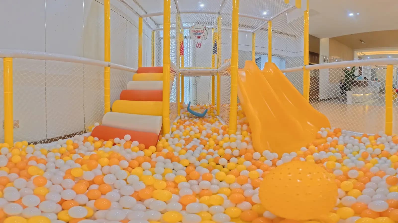 Детский игровой комплекс — панорама 360°